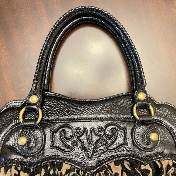 Isabella Fiore Tapestry Style Pattern Fabric & Black Patent Leather hand bag. - Picture 5 of 9